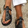 TEXTURIERTE T-STRAP-SANDALEN