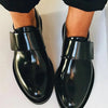 GLANZENDES MOCCASIN MIT BREITEM RIEGEL
