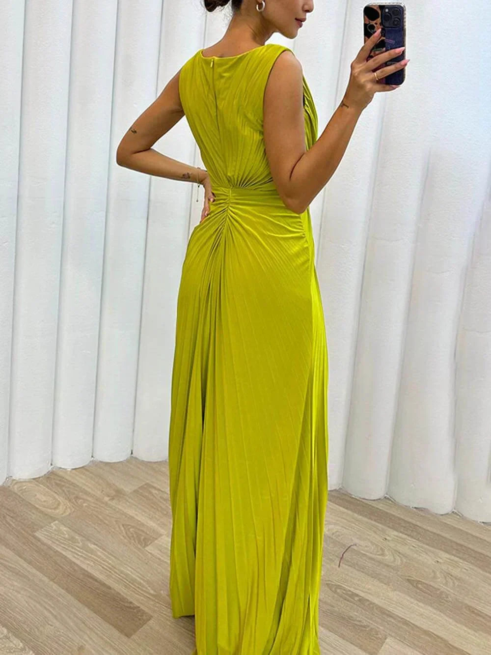Kendra - Zeitloses, figurbetontes Maxi-Kleid mit Schlitz