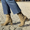 ESSENTIAL STIEFELETTE MIT MITTELHOHEM ABSATZ