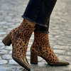 TIERDRUCK-STIEFELETTEN MIT GLANZSPITZE