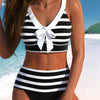 Hochtaillierte gestreifte Bikinis