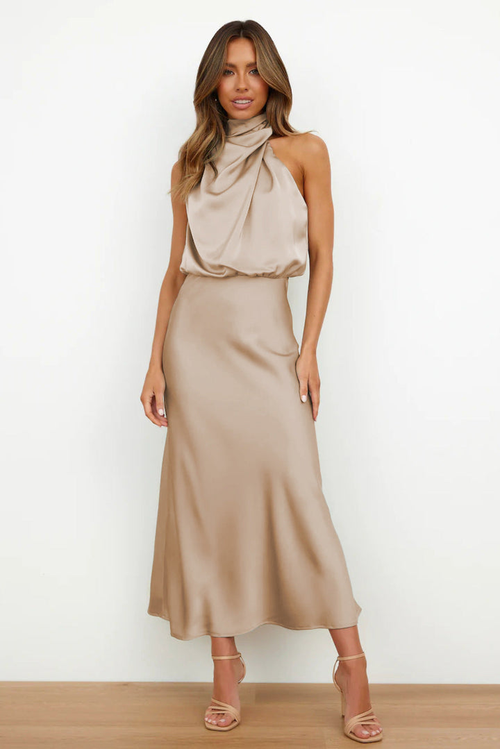 Carlina | Langes Satin-Kleid mit Neckholder