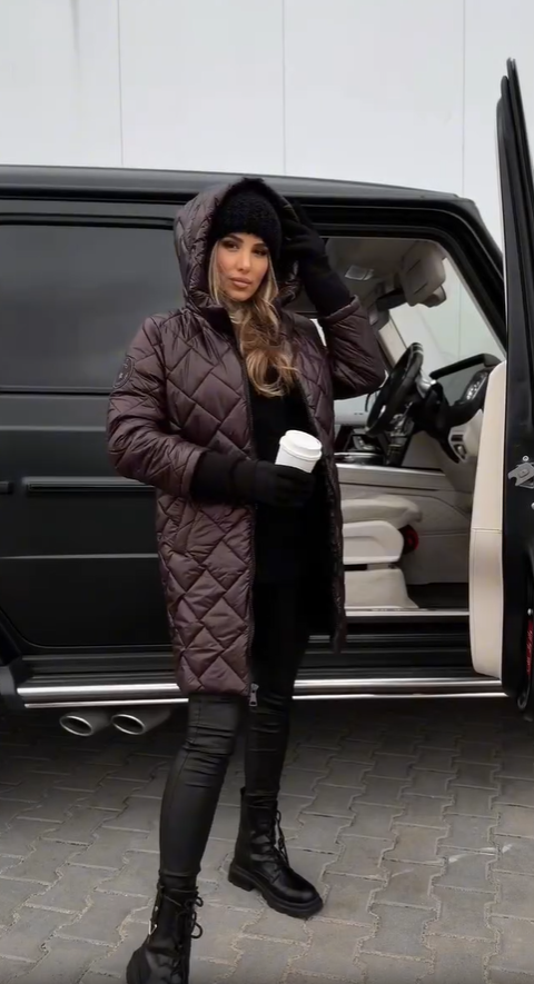 Bogna | Elegante gesteppte Daunenjacke mit Kapuze