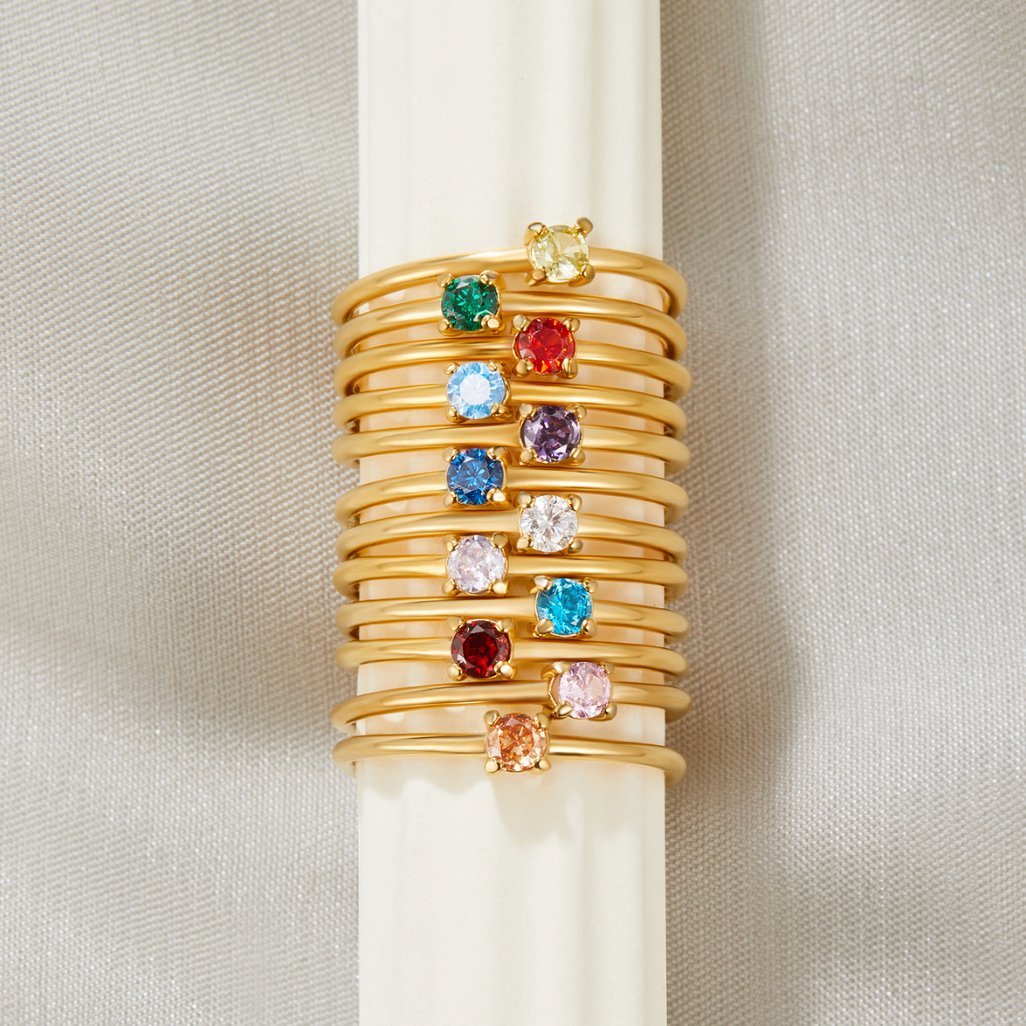 Bague en or avec pierre de naissance du mois de novembre