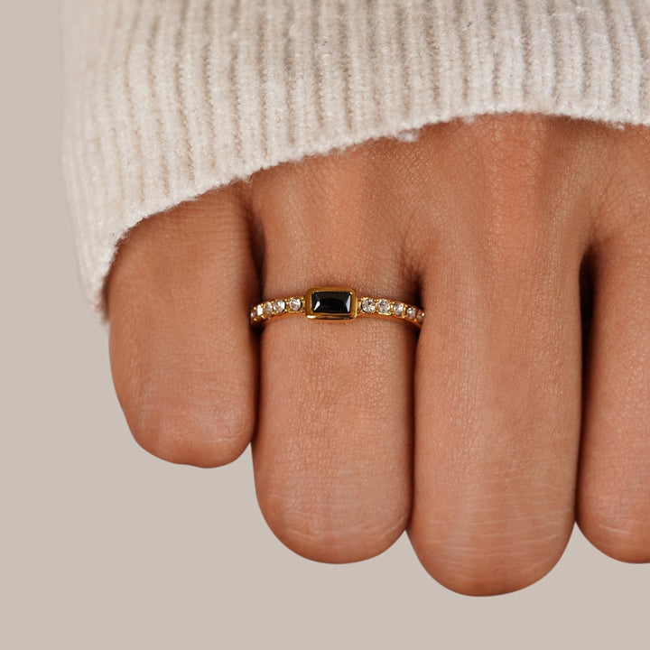 Bague en onyx et cristal noir